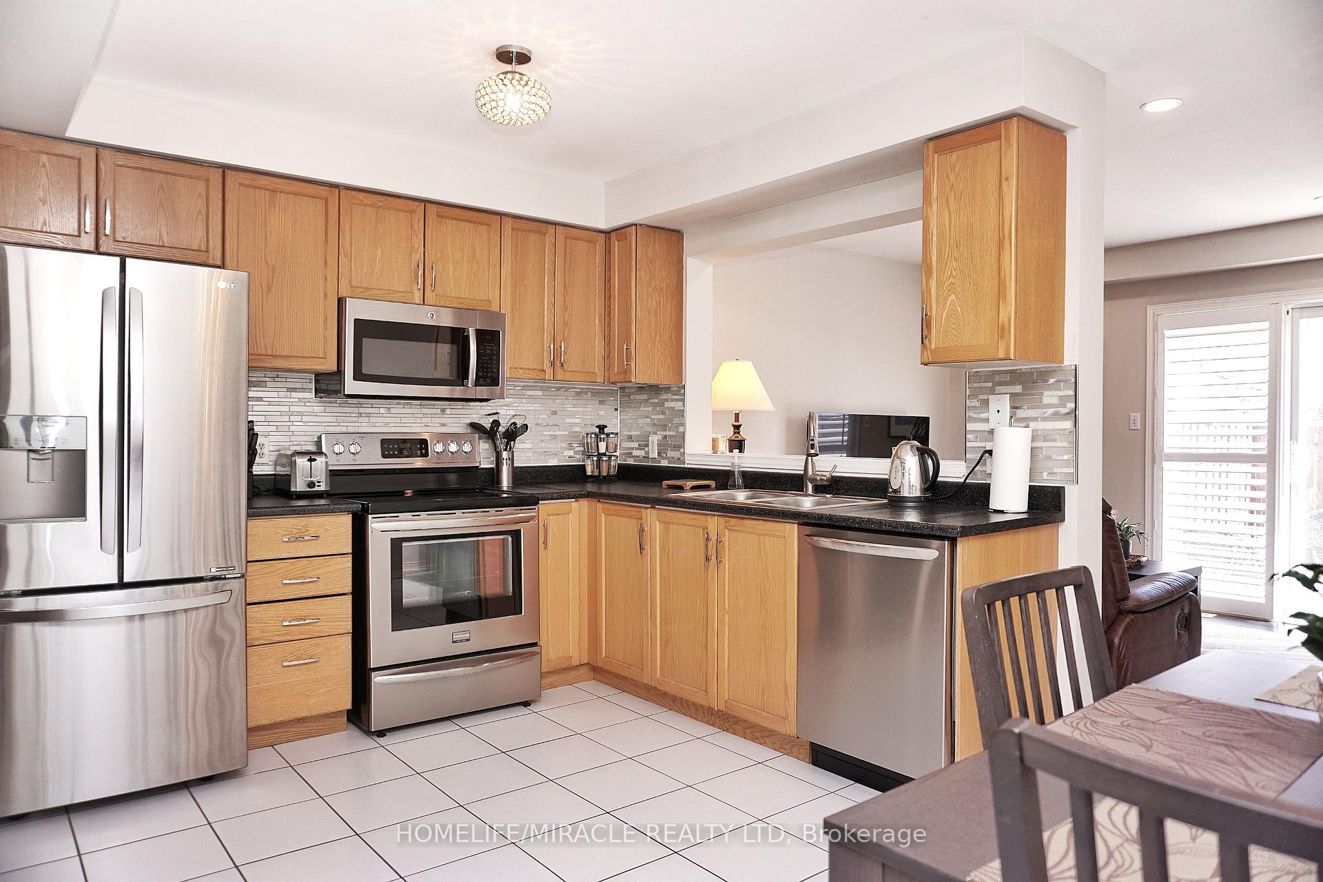 Photo 11 of Unit 9, 174 Highbury Drive, Hamilton, Stoney Creek Mountain — HOMEH