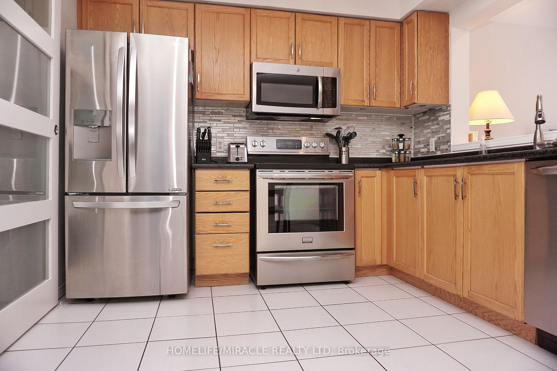Photo 12 of Unit 9, 174 Highbury Drive, Hamilton, Stoney Creek Mountain — HOMEH