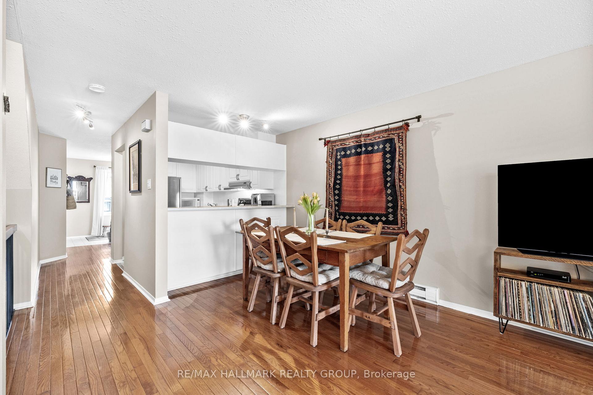 Photo 10 of Unit A, 6605 Bilberry Drive, Ottawa, Convent Glen North — HOMEH