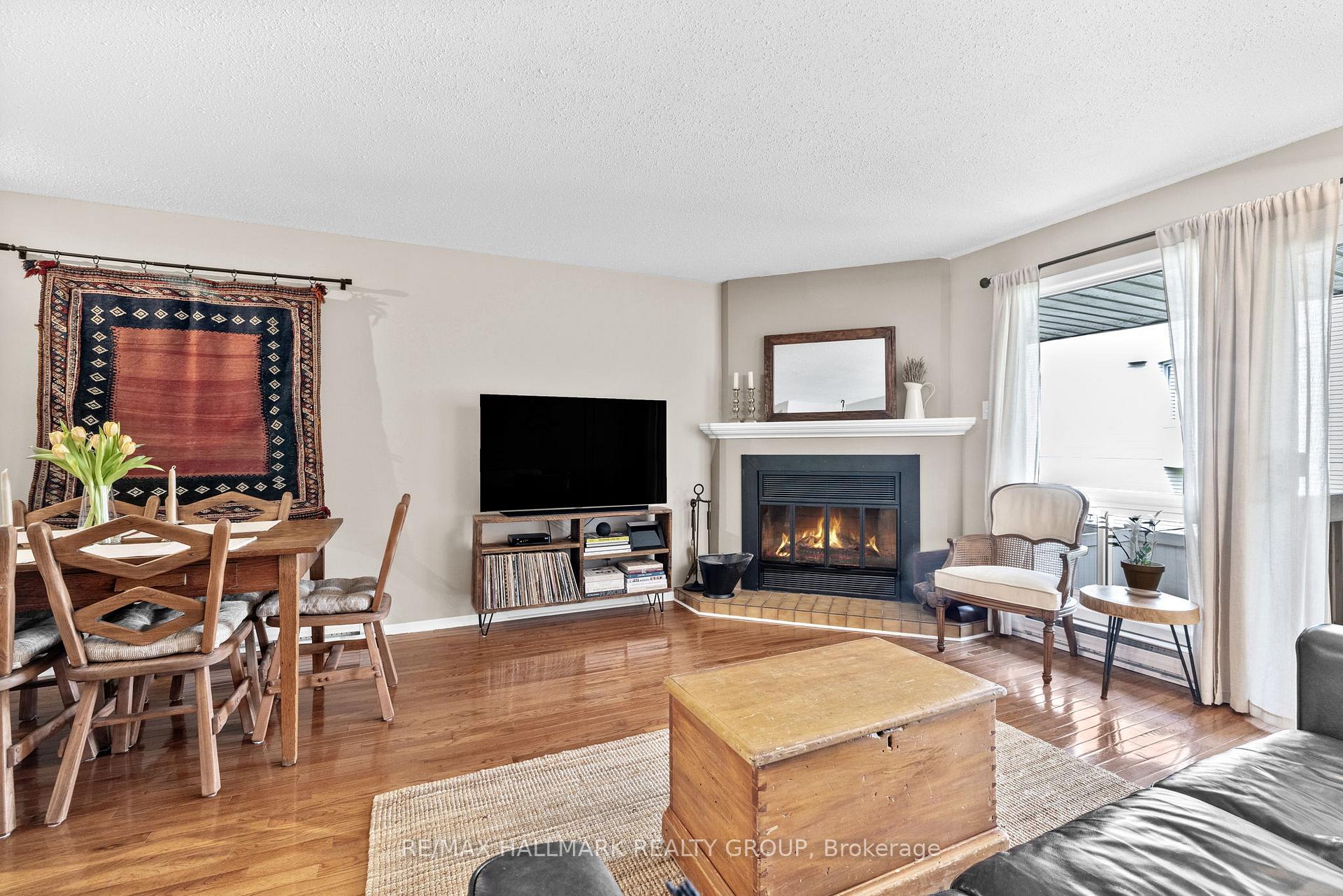 Photo 11 of Unit A, 6605 Bilberry Drive, Ottawa, Convent Glen North — HOMEH