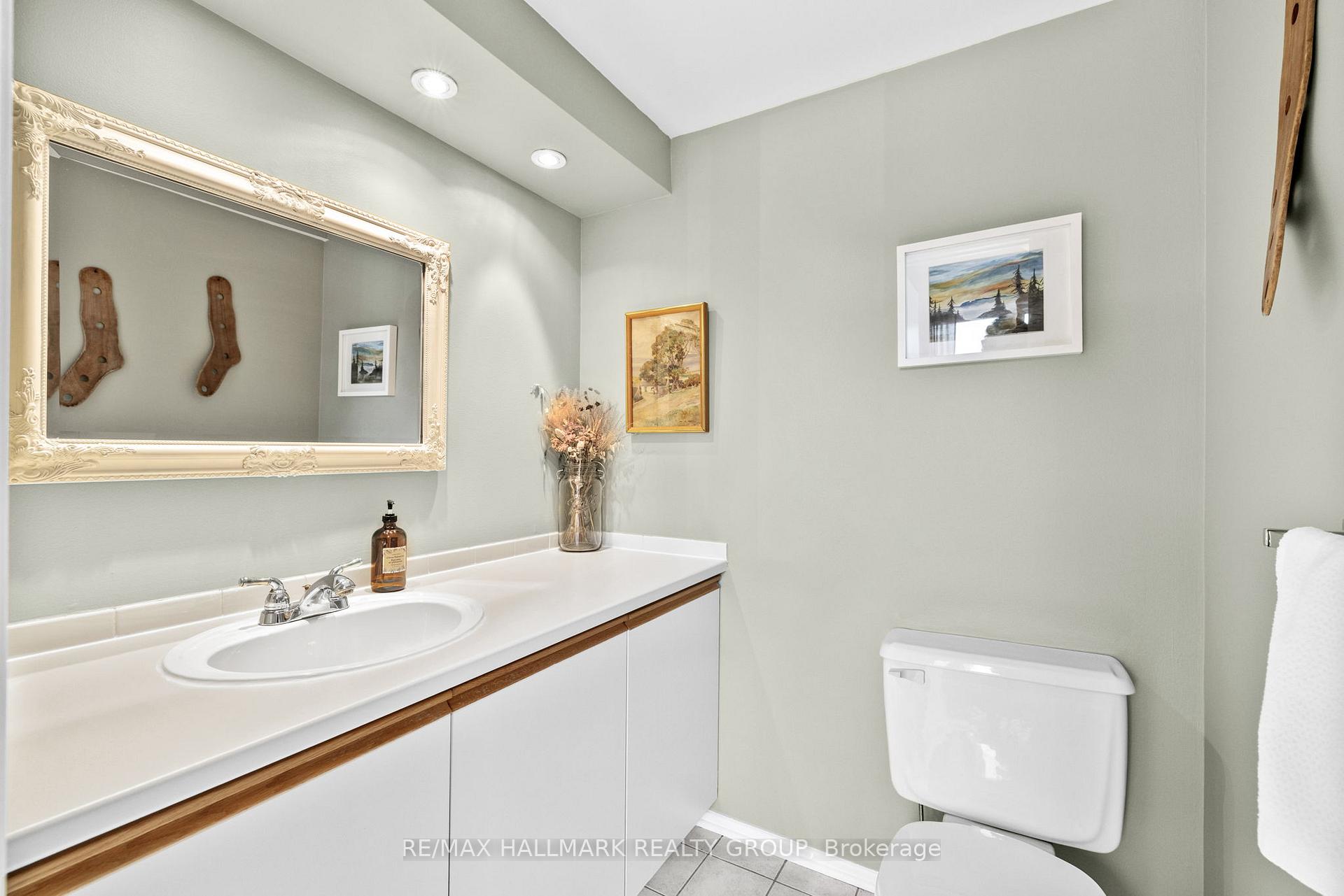 Photo 12 of Unit A, 6605 Bilberry Drive, Ottawa, Convent Glen North — HOMEH