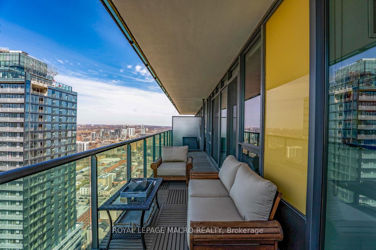 Photo 33 of Unit 4302, 33 Lombard Street, Toronto, Church-Yonge Corridor — HOMEH