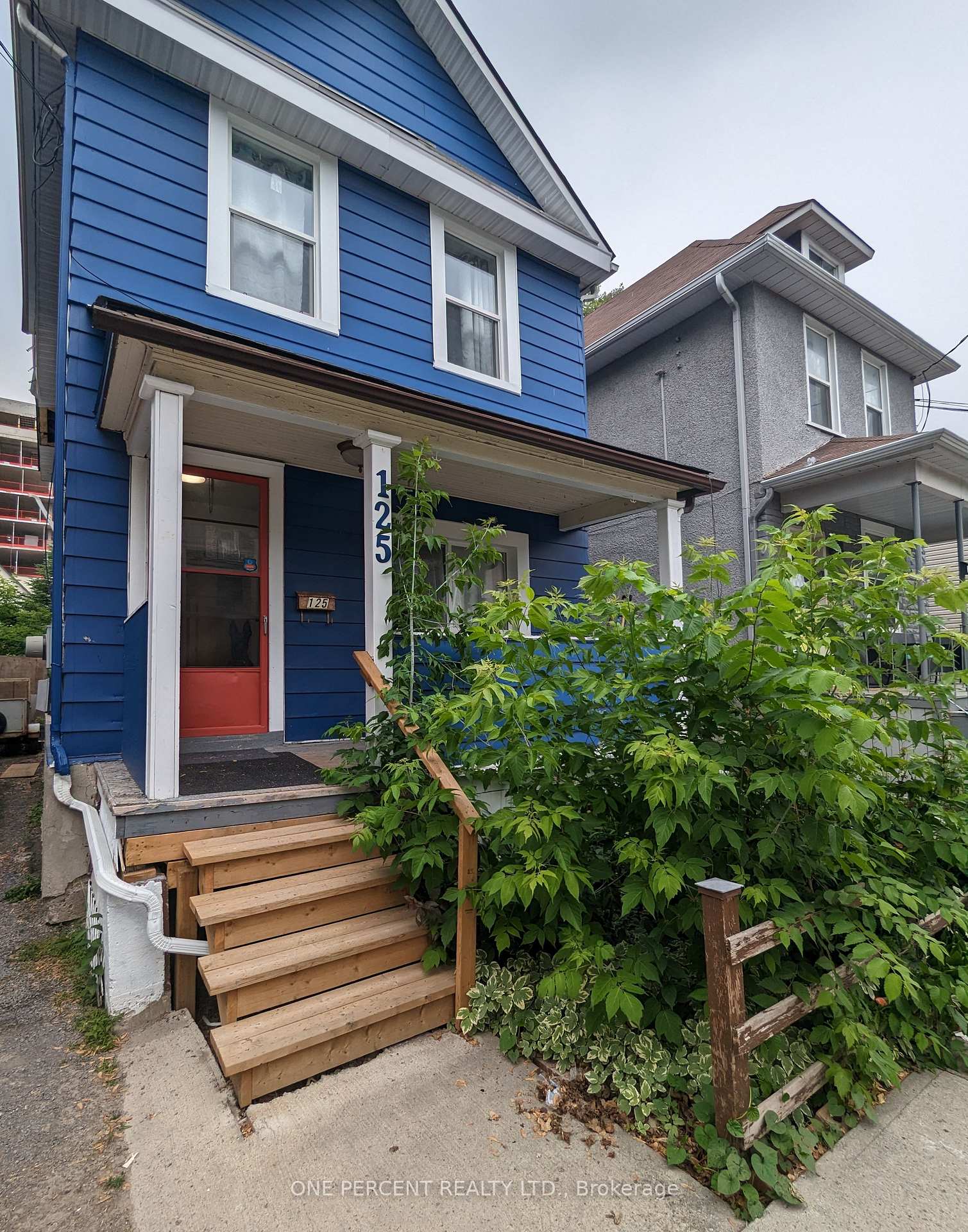 Front of 125 Pamilla Street