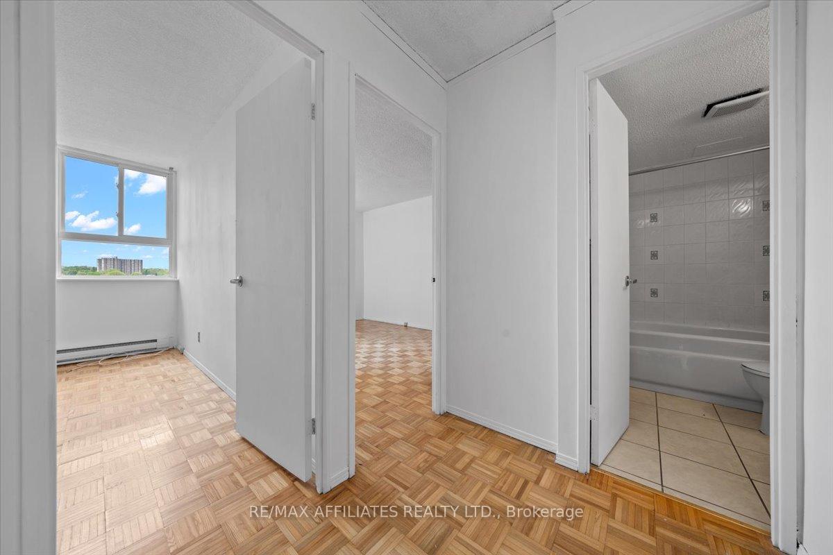 Photo 3 of Unit 706, 2000 Jasmine Crescent, Ottawa, Beacon Hill South — HOMEH