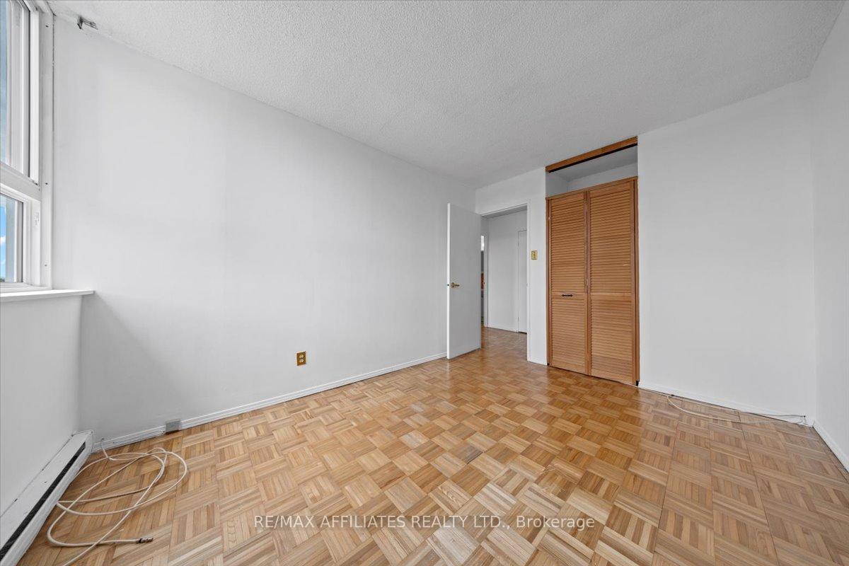 Photo 5 of Unit 706, 2000 Jasmine Crescent, Ottawa, Beacon Hill South — HOMEH