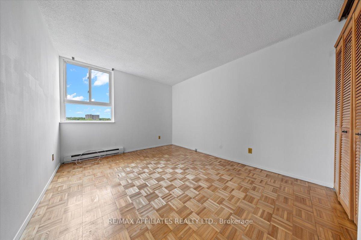 Photo 6 of Unit 706, 2000 Jasmine Crescent, Ottawa, Beacon Hill South — HOMEH