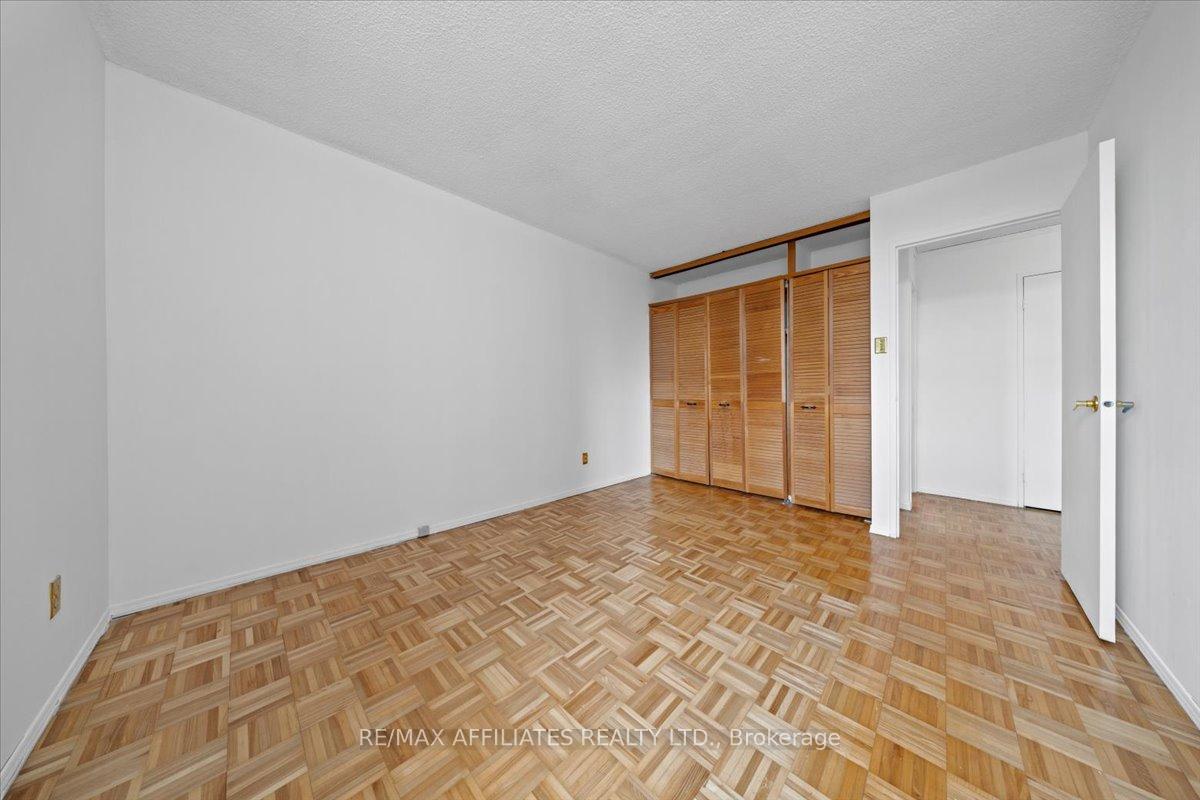 Photo 7 of Unit 706, 2000 Jasmine Crescent, Ottawa, Beacon Hill South — HOMEH