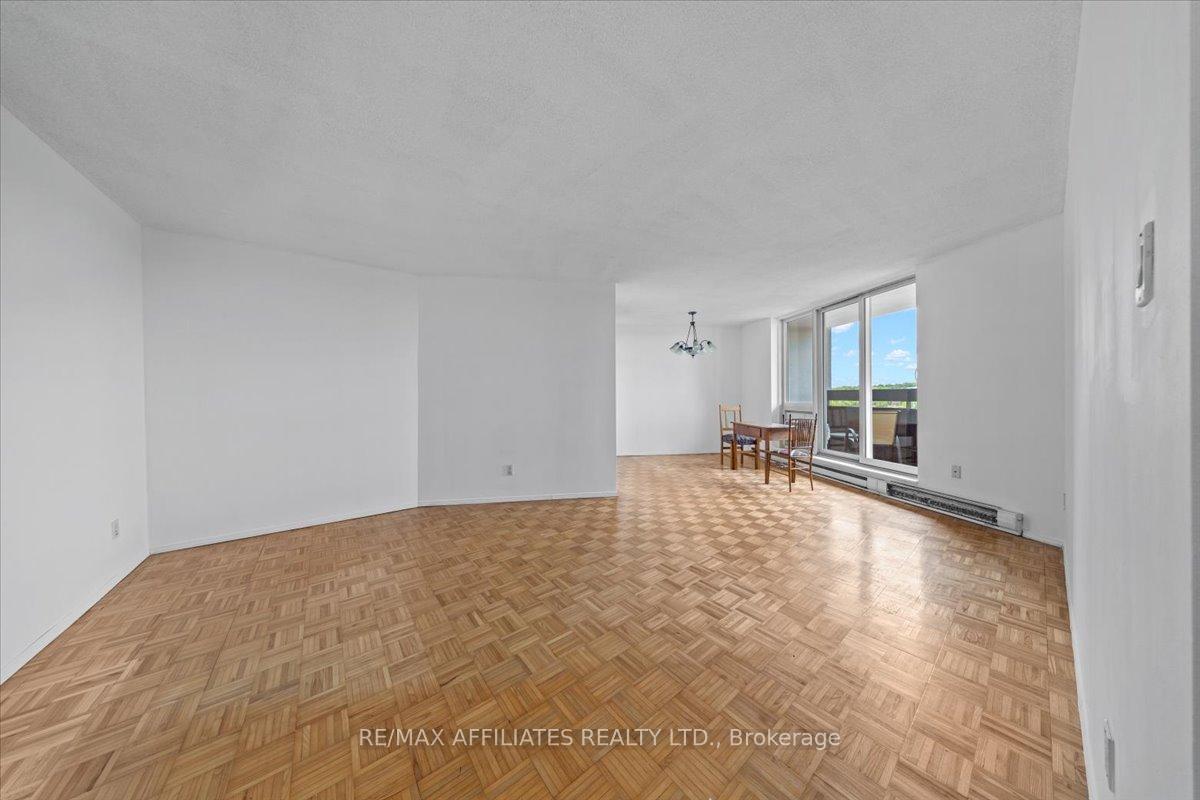 Photo 9 of Unit 706, 2000 Jasmine Crescent, Ottawa, Beacon Hill South — HOMEH