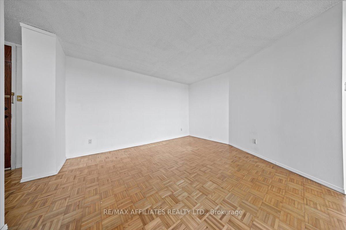 Photo 10 of Unit 706, 2000 Jasmine Crescent, Ottawa, Beacon Hill South — HOMEH