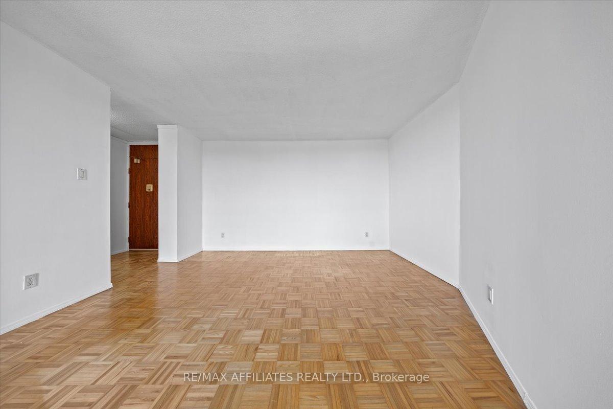 Photo 11 of Unit 706, 2000 Jasmine Crescent, Ottawa, Beacon Hill South — HOMEH