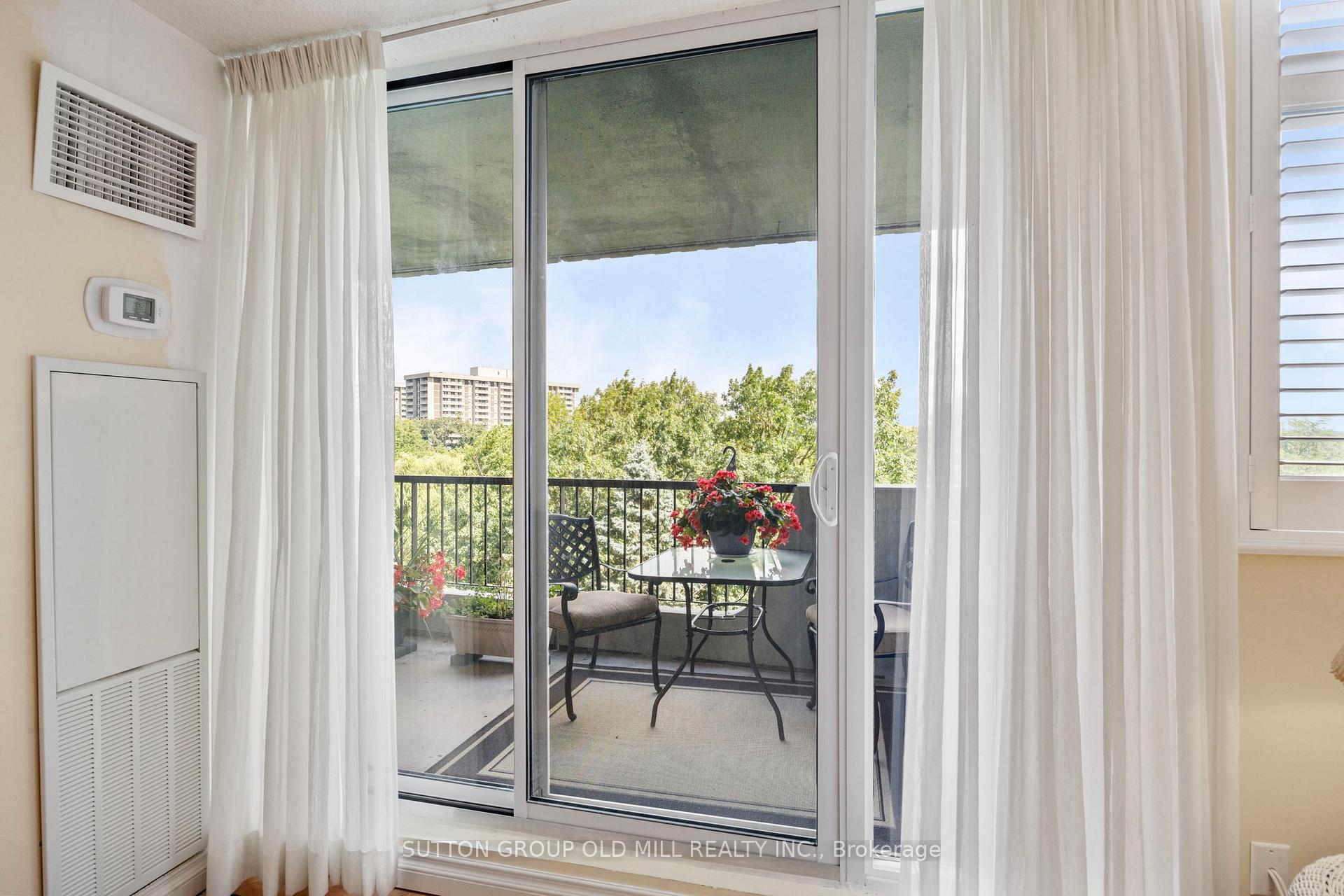 Photo 9 of Unit 602, 7811 Yonge Street, Markham, Thornhill — HOMEH
