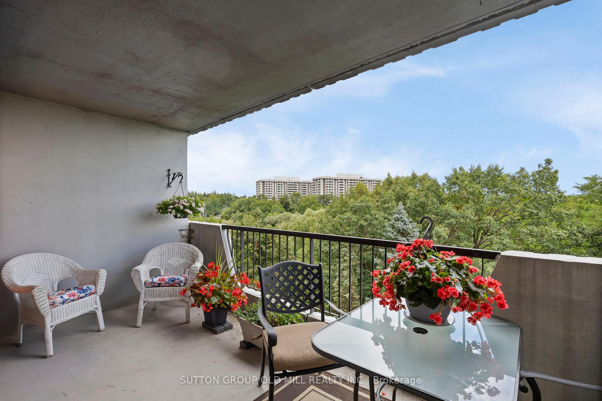 Photo 10 of Unit 602, 7811 Yonge Street, Markham, Thornhill — HOMEH