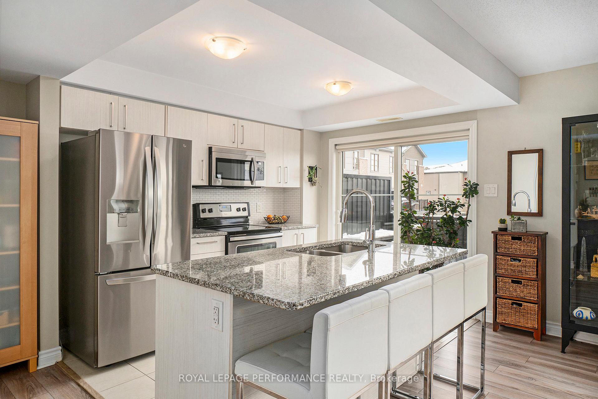Photo 6 of Unit B, 316 Des Tilleuls Private, Ottawa, Avalon West — HOMEH