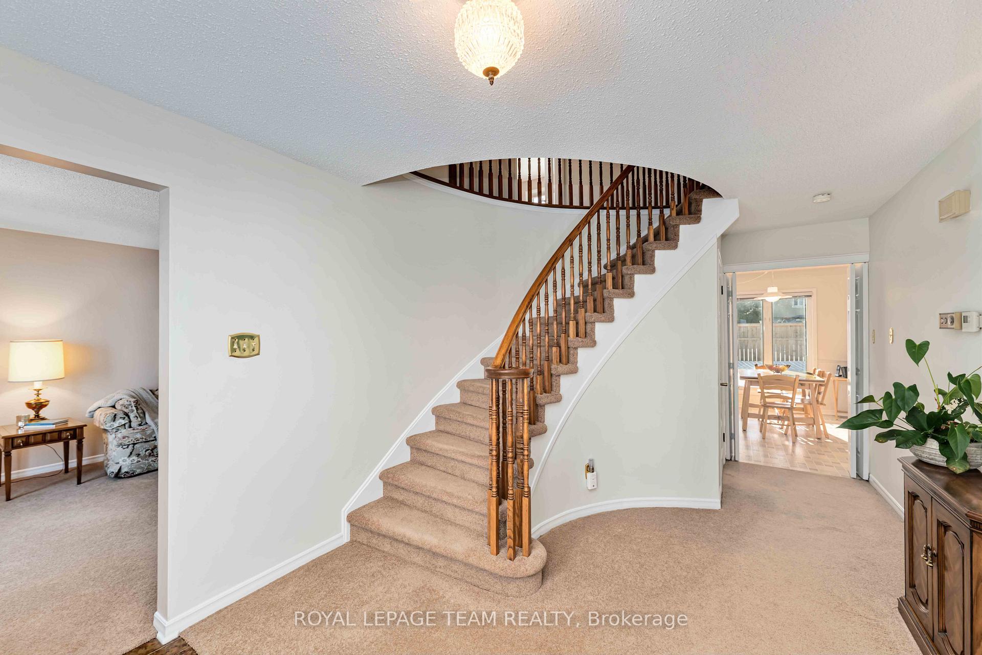 Photo 4 of 13 Fifeshire Crescent, Ottawa, Pineglen/Country Place — HOMEH
