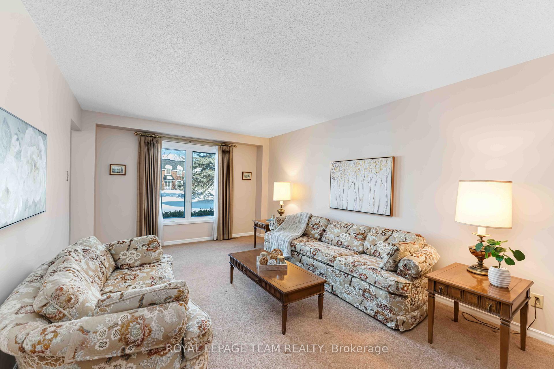 Photo 6 of 13 Fifeshire Crescent, Ottawa, Pineglen/Country Place — HOMEH