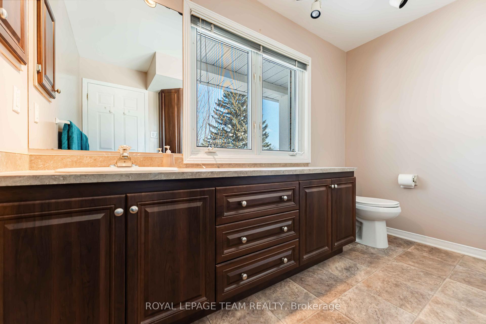 Photo 26 of 13 Fifeshire Crescent, Ottawa, Pineglen/Country Place — HOMEH