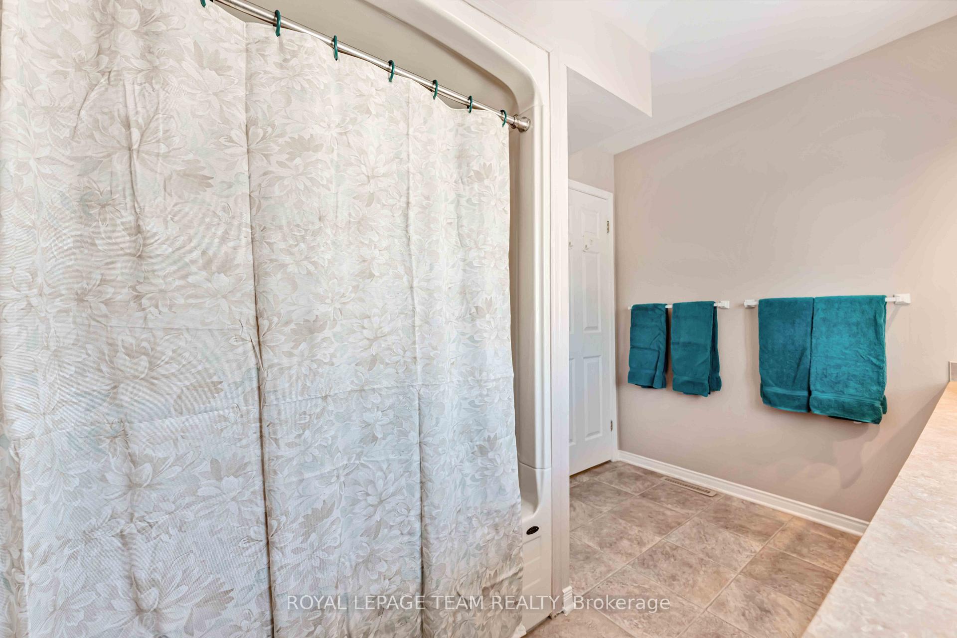 Photo 24 of 13 Fifeshire Crescent, Ottawa, Pineglen/Country Place — HOMEH