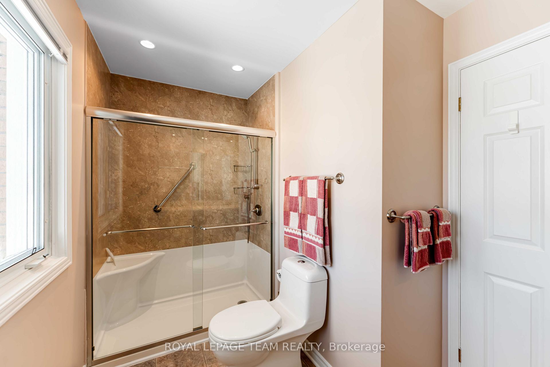 Photo 33 of 13 Fifeshire Crescent, Ottawa, Pineglen/Country Place — HOMEH