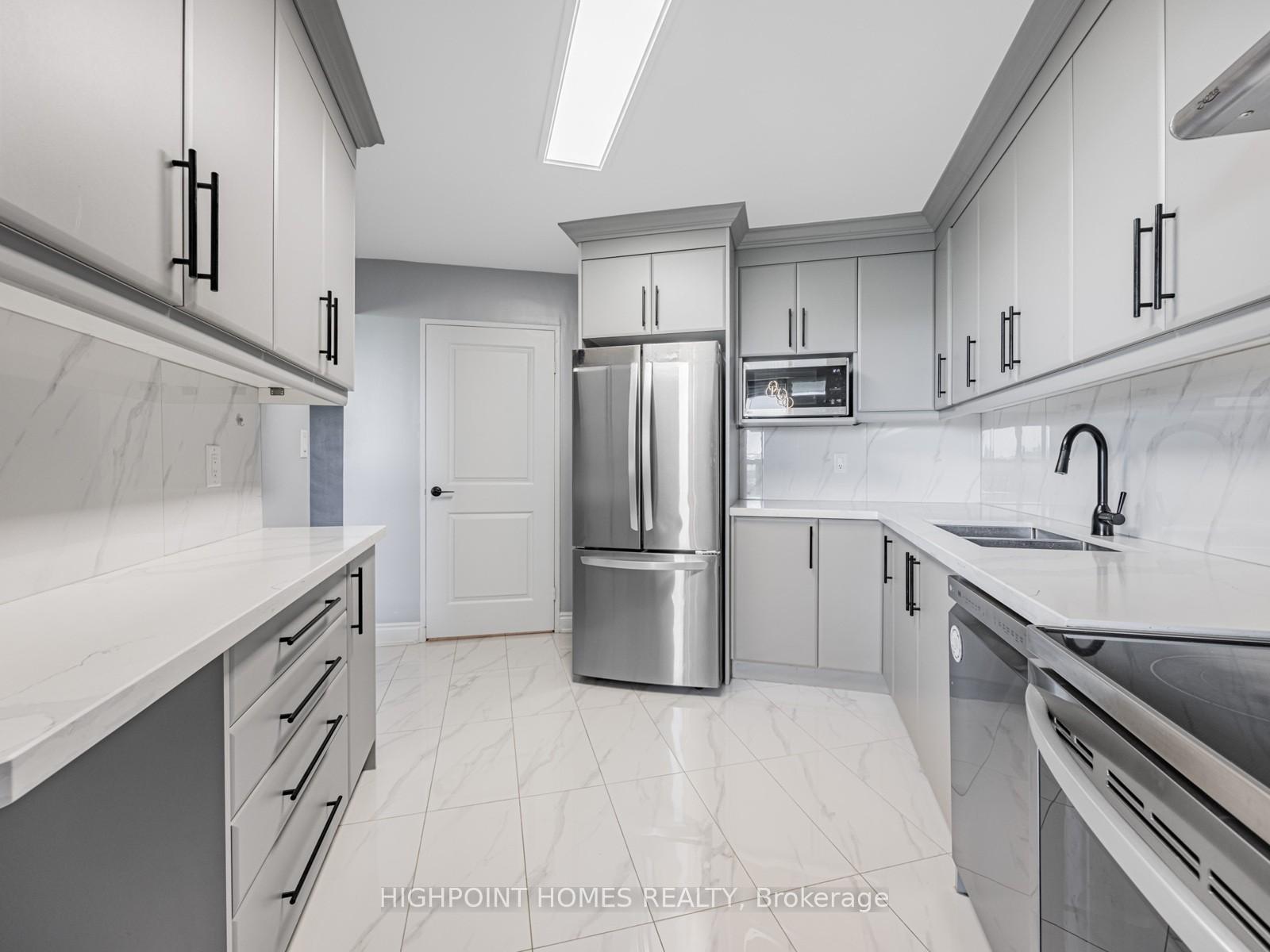 Photo 1 of Unit 919, 10 Edgecliff Golfway, Toronto, Flemingdon Park — HOMEH