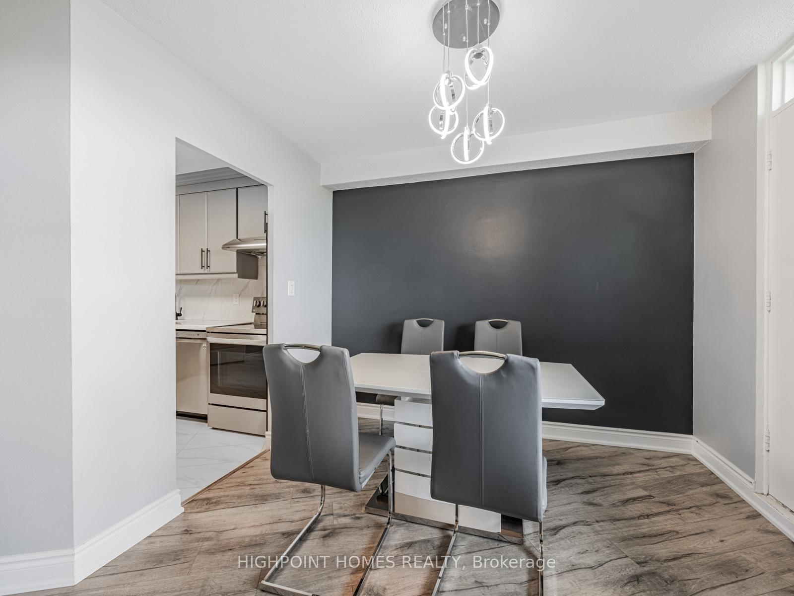 Photo 6 of Unit 919, 10 Edgecliff Golfway, Toronto, Flemingdon Park — HOMEH