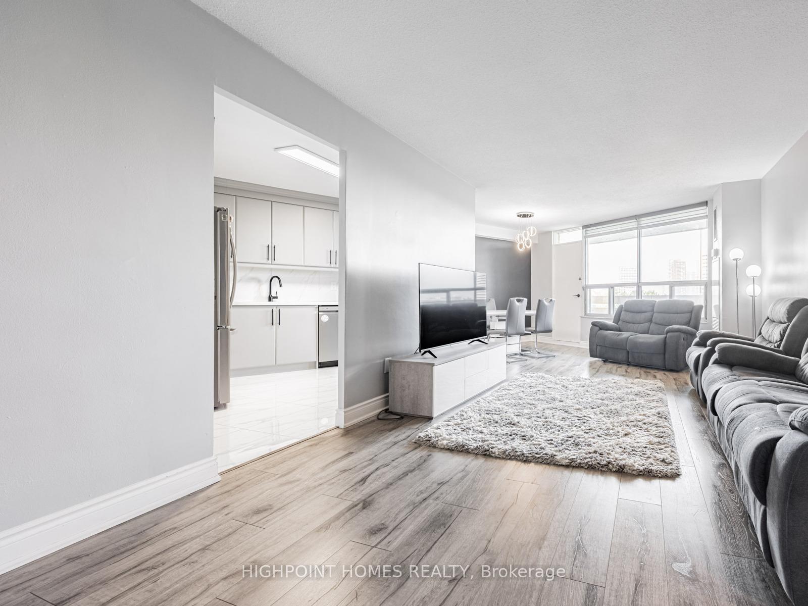 Photo 10 of Unit 919, 10 Edgecliff Golfway, Toronto, Flemingdon Park — HOMEH