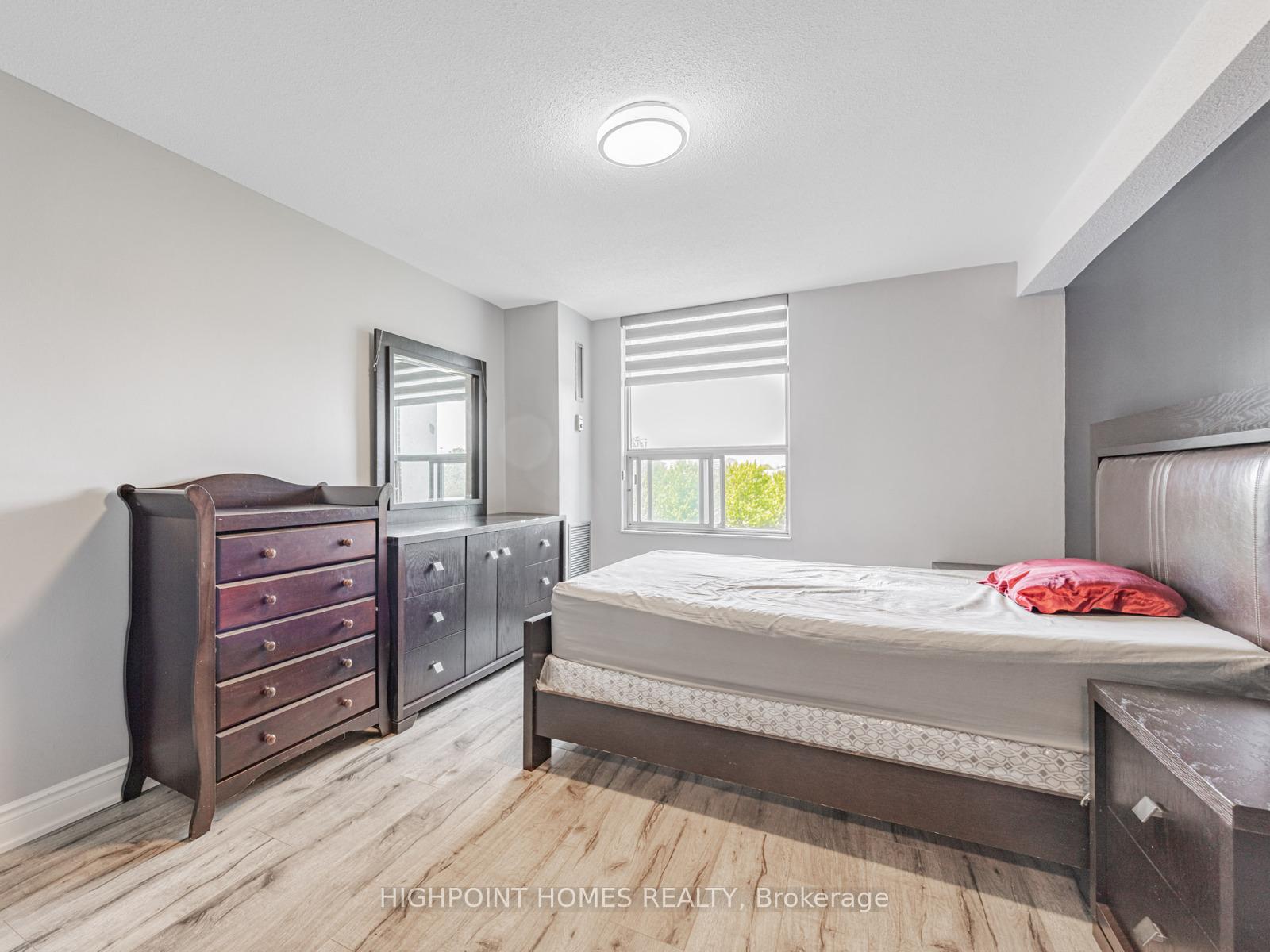 Photo 15 of Unit 919, 10 Edgecliff Golfway, Toronto, Flemingdon Park — HOMEH