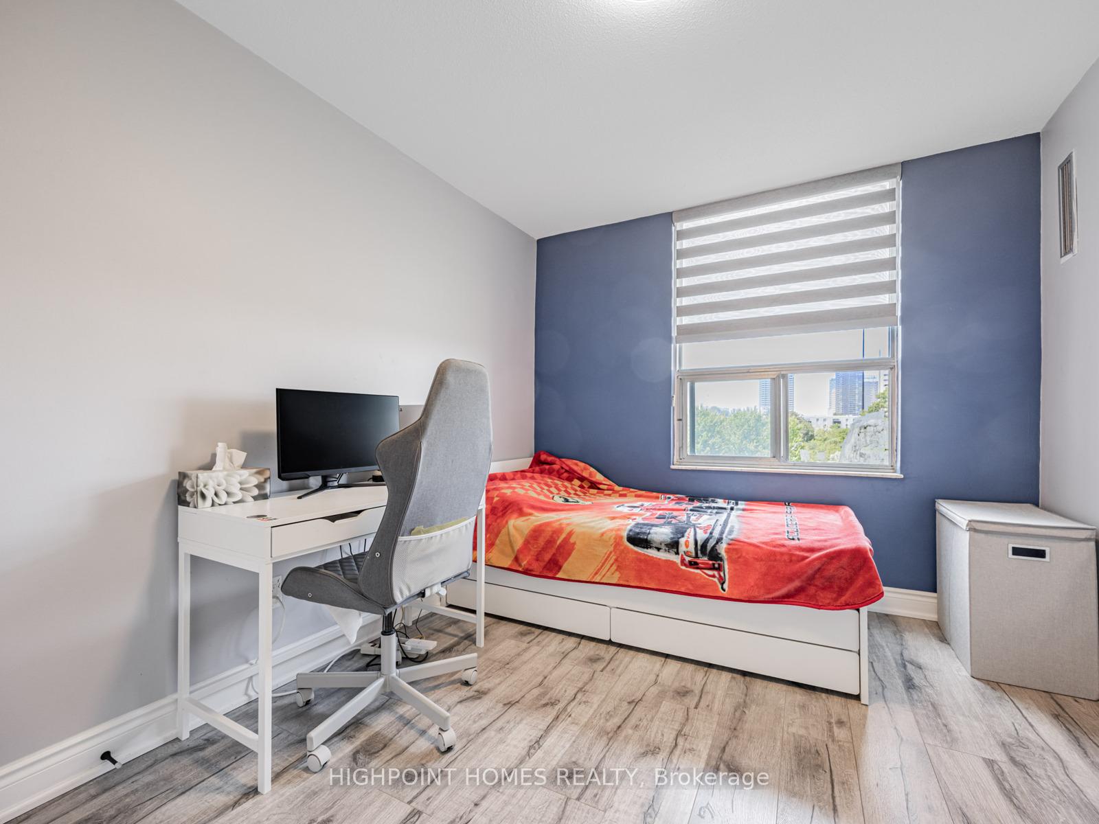 Photo 16 of Unit 919, 10 Edgecliff Golfway, Toronto, Flemingdon Park — HOMEH