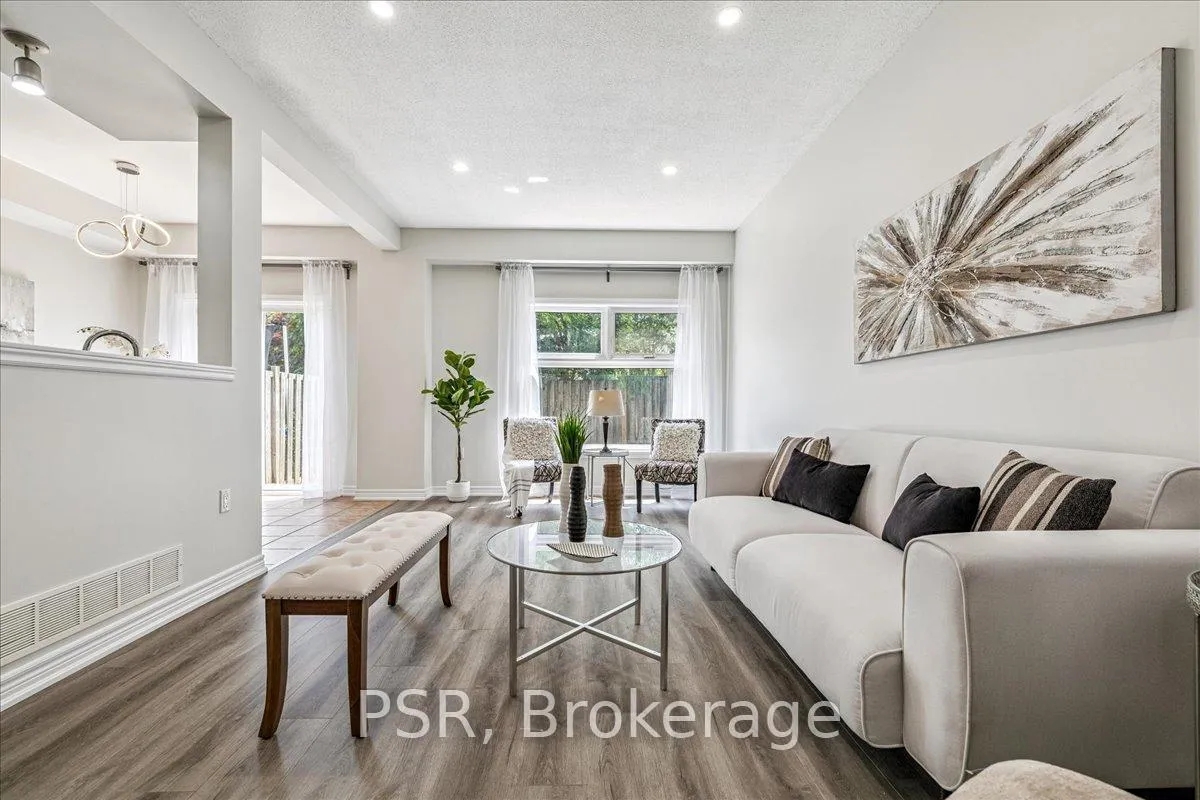 Photo 8 of Unit 38, 60 Cloverleaf Drive, Hamilton, Meadowlands — HOMEH