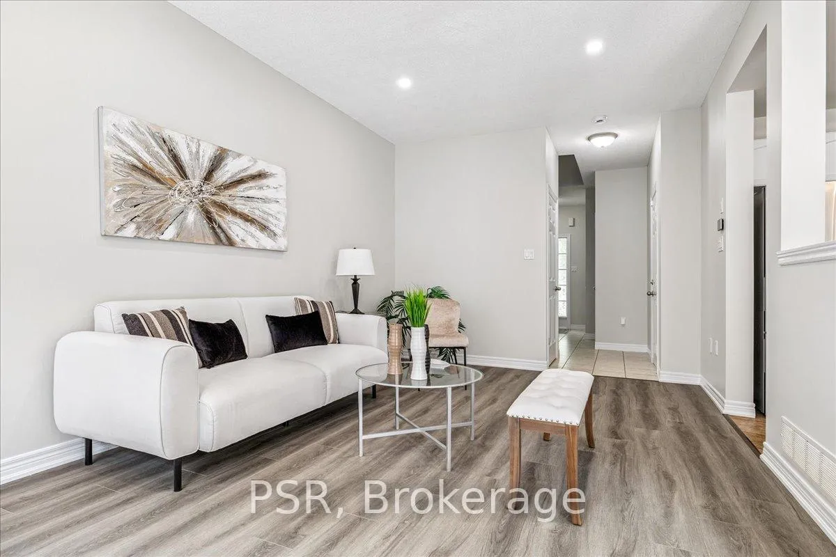 Photo 9 of Unit 38, 60 Cloverleaf Drive, Hamilton, Meadowlands — HOMEH