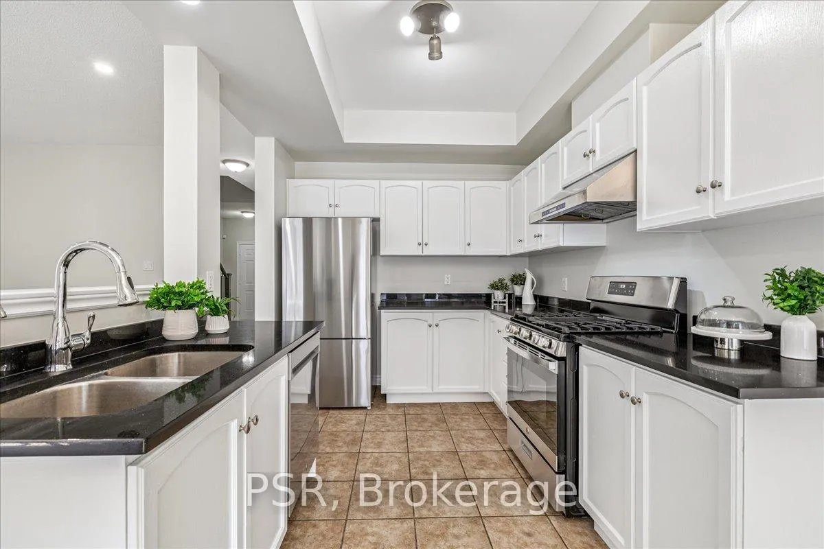 Photo 14 of Unit 38, 60 Cloverleaf Drive, Hamilton, Meadowlands — HOMEH