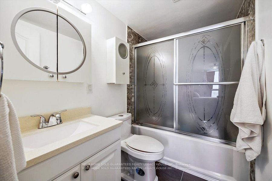 Photo 8 of Unit 607, 130 Neptune Drive, Toronto, Englemount-Lawrence — HOMEH