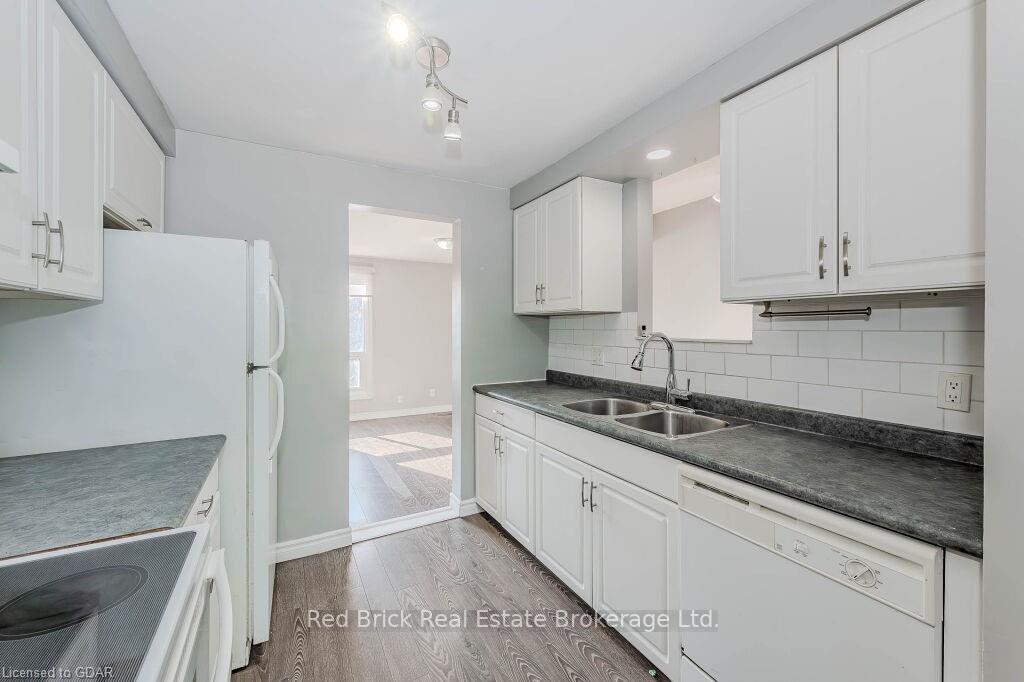 Photo 7 of Unit 73, 700 Paisley Road, Guelph, Willow West/Sugarbush/West Acres — HOMEH