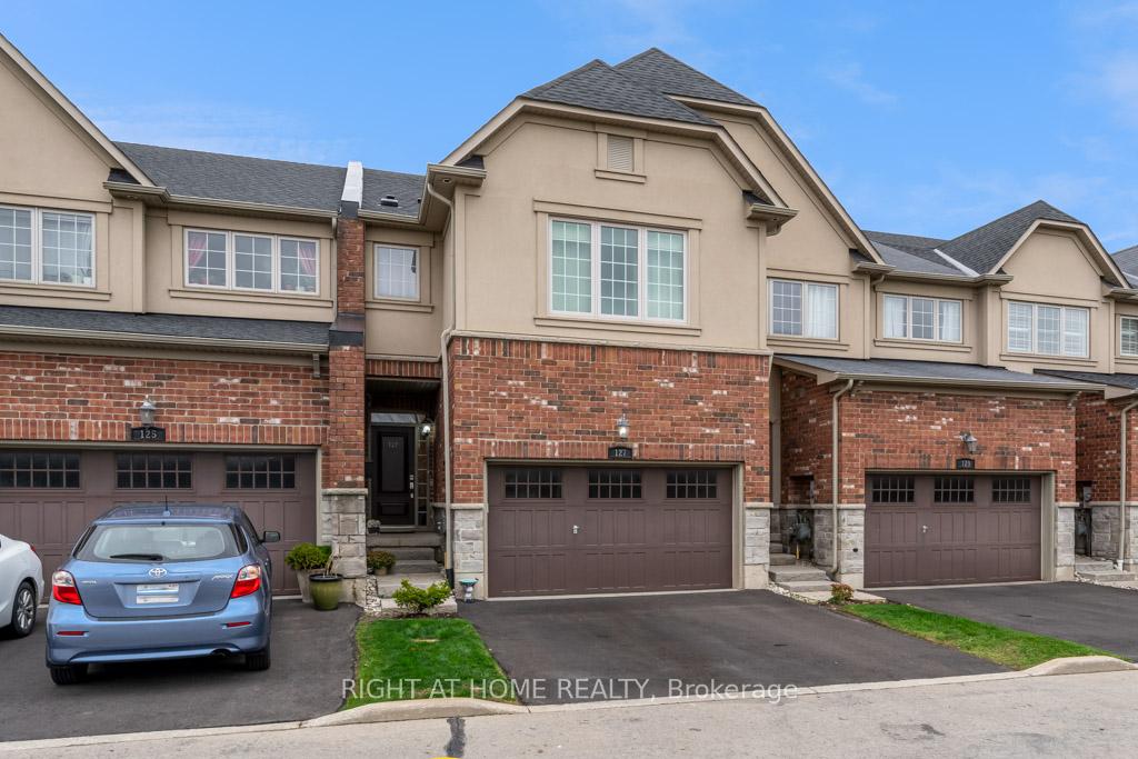 Photo 2 of Unit 127, 127 Oakhaven Place, Hamilton, Meadowlands — HOMEH