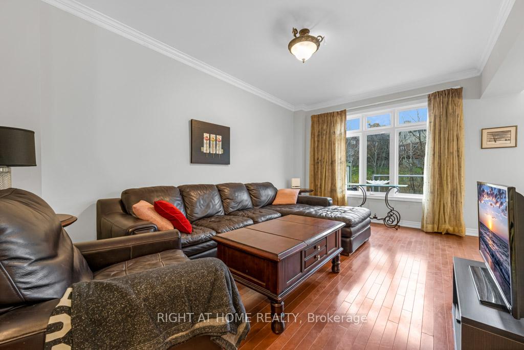 Photo 7 of Unit 127, 127 Oakhaven Place, Hamilton, Meadowlands — HOMEH