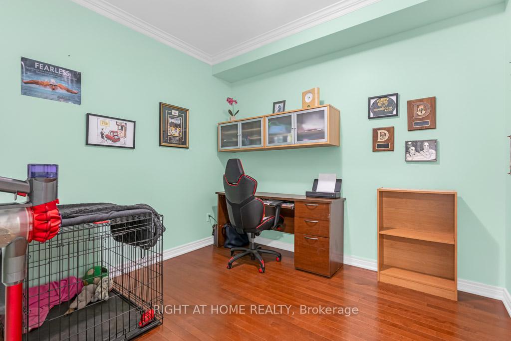 Photo 13 of Unit 127, 127 Oakhaven Place, Hamilton, Meadowlands — HOMEH