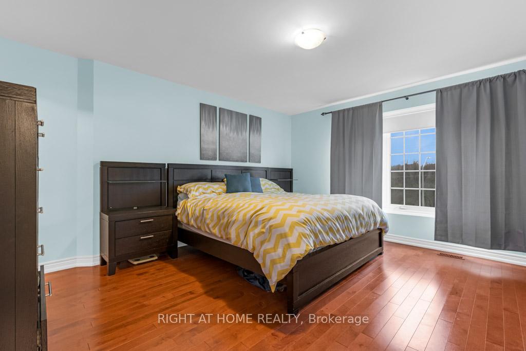 Photo 15 of Unit 127, 127 Oakhaven Place, Hamilton, Meadowlands — HOMEH