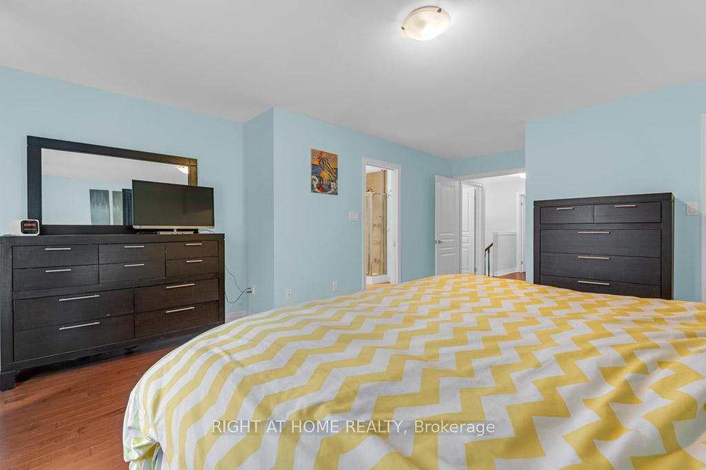 Photo 17 of Unit 127, 127 Oakhaven Place, Hamilton, Meadowlands — HOMEH