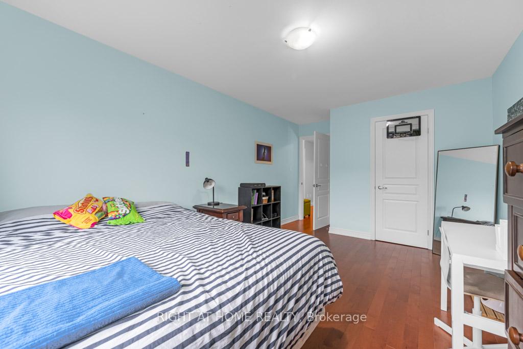 Photo 21 of Unit 127, 127 Oakhaven Place, Hamilton, Meadowlands — HOMEH