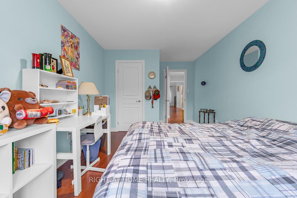 Photo 23 of Unit 127, 127 Oakhaven Place, Hamilton, Meadowlands — HOMEH