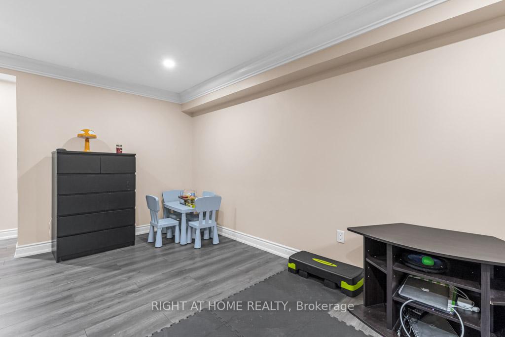 Photo 26 of Unit 127, 127 Oakhaven Place, Hamilton, Meadowlands — HOMEH
