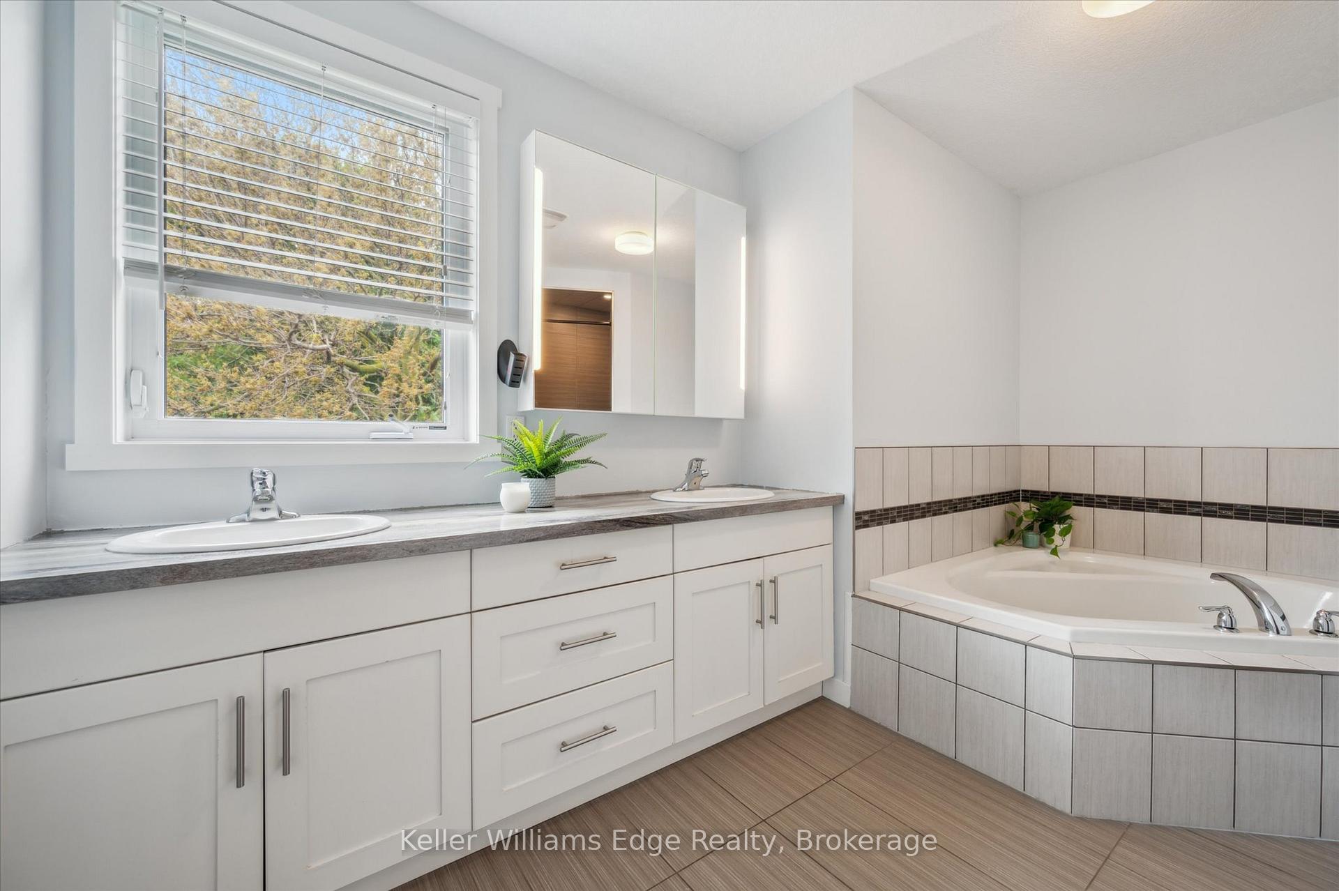 Photo 16 of Unit 2, 487 East Avenue E, Kitchener — HOMEH