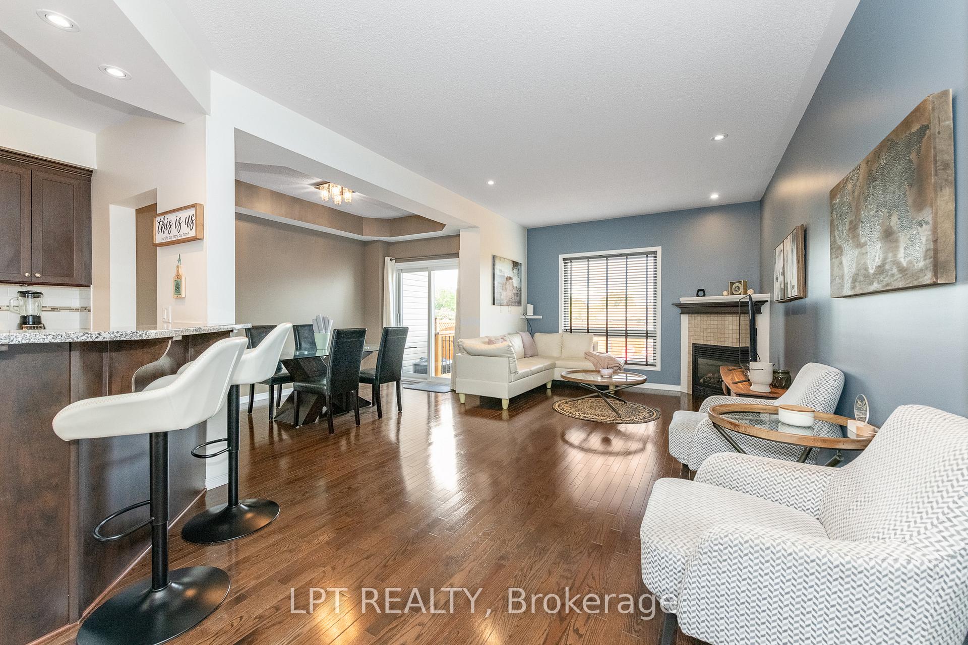 Photo 7 of 950 Torovin Private, Ottawa, Pineview — HOMEH