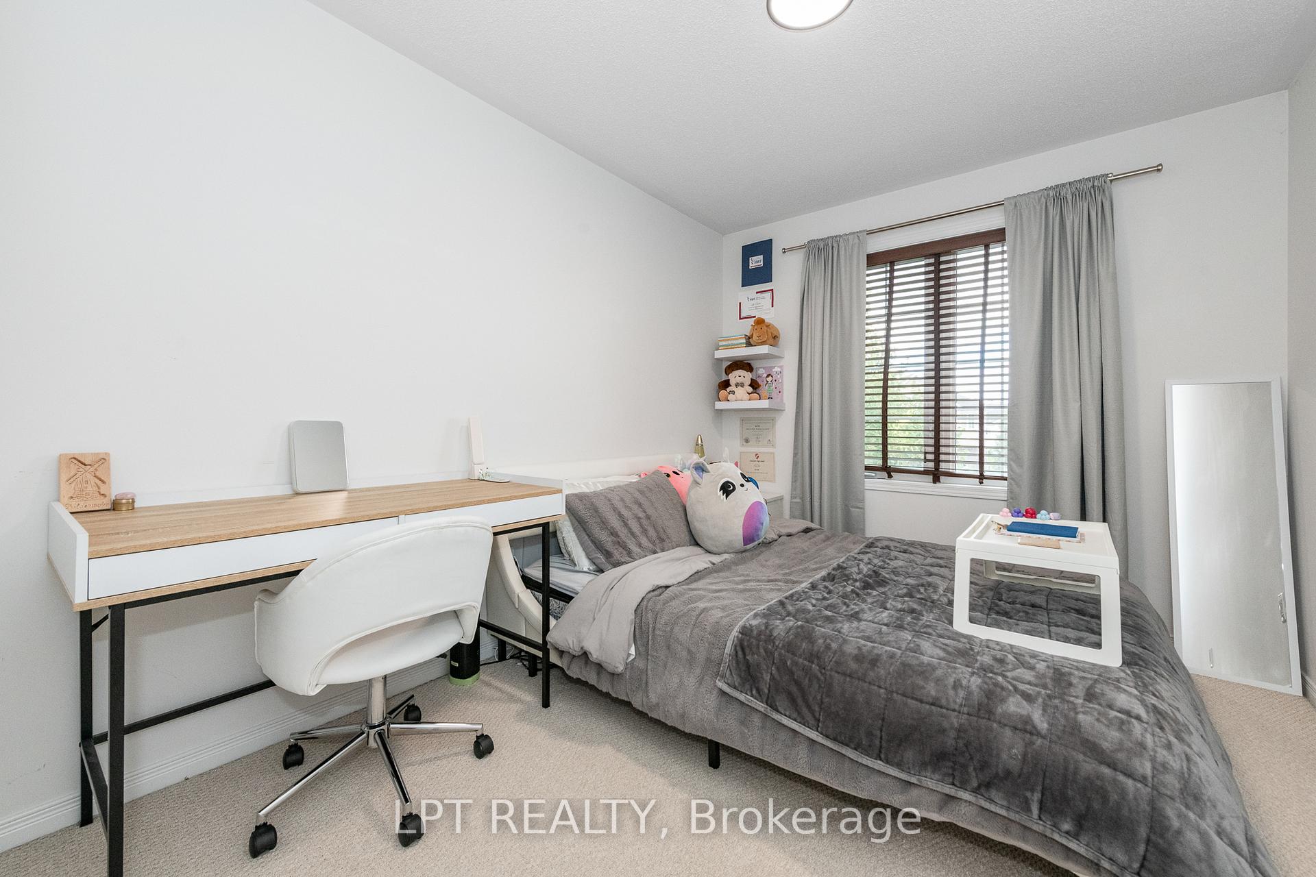 Photo 10 of 950 Torovin Private, Ottawa, Pineview — HOMEH