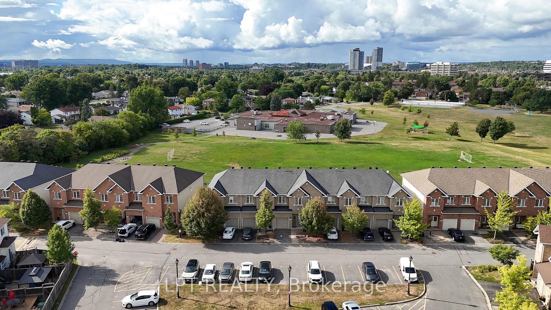 Photo 22 of 950 Torovin Private, Ottawa, Pineview — HOMEH