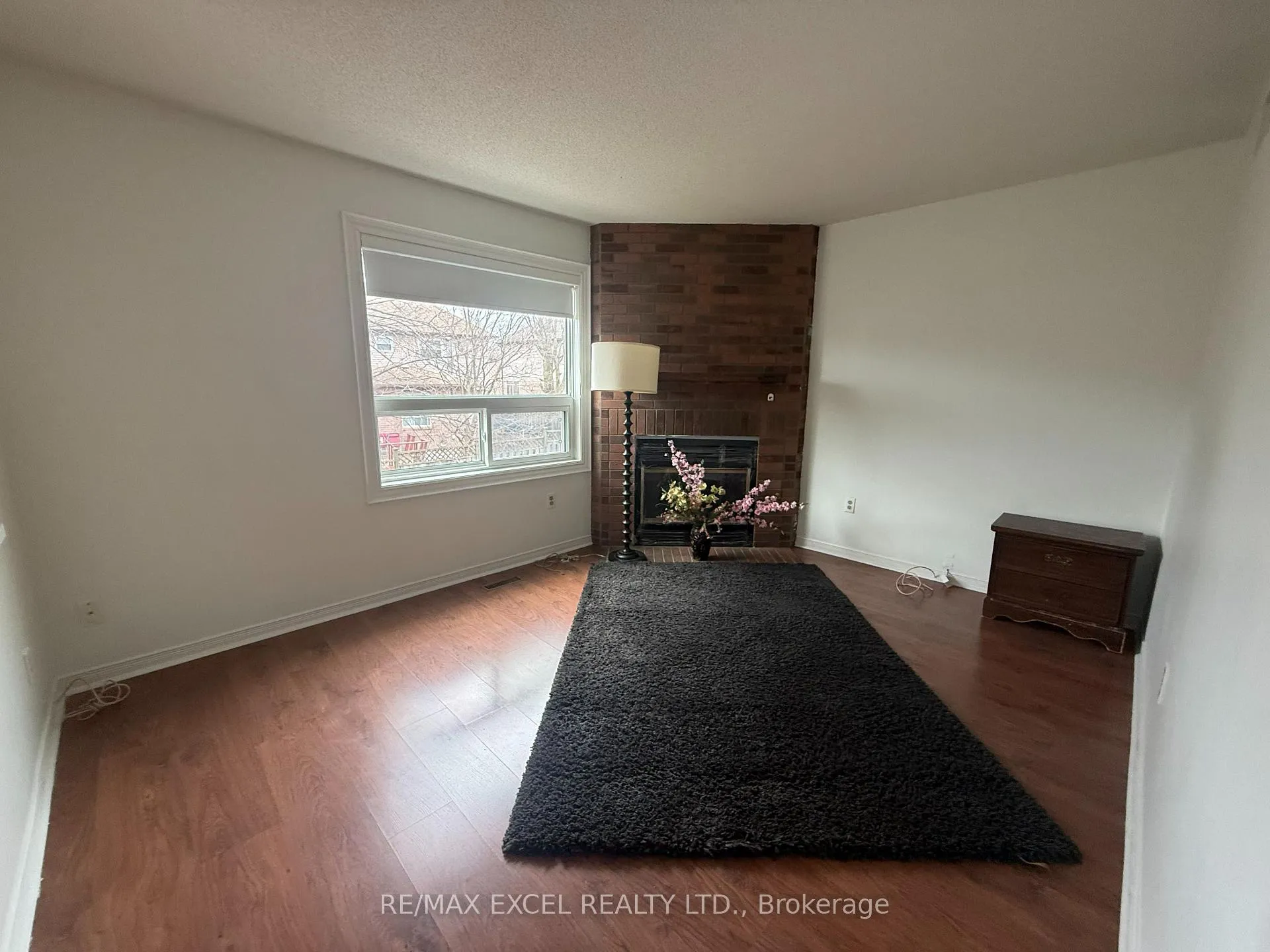 Photo 4 of 18 Ducatel Crescent, Ajax, Central — HOMEH