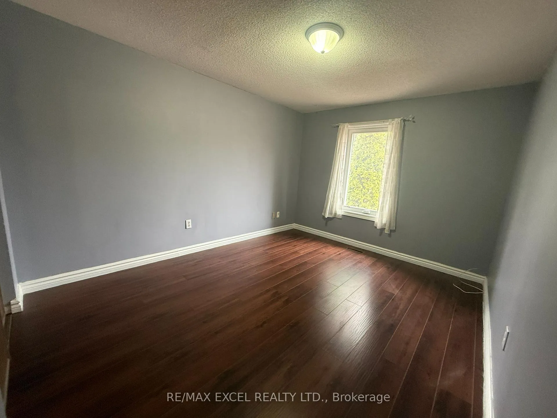 Photo 15 of 18 Ducatel Crescent, Ajax, Central — HOMEH