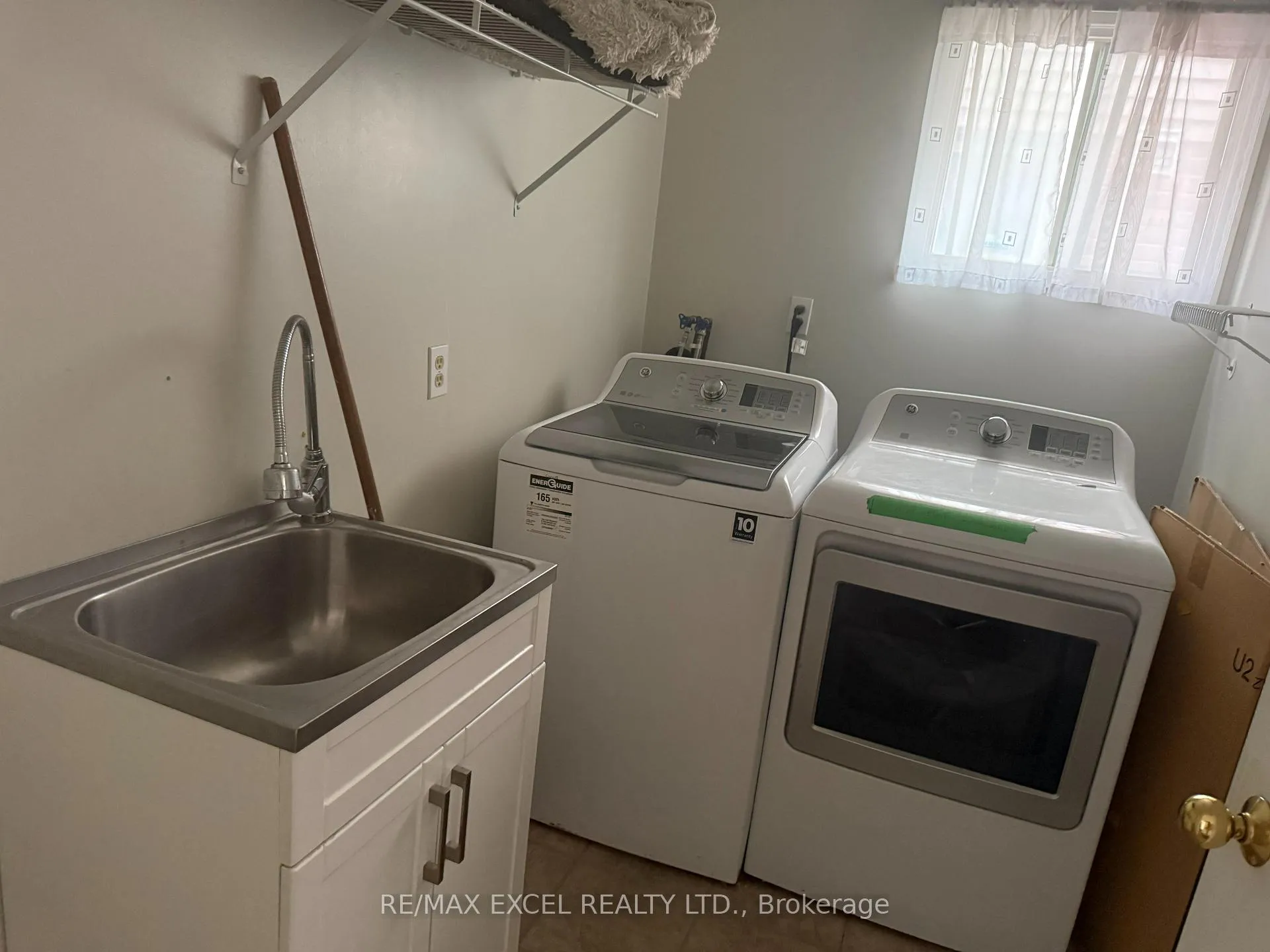 Photo 18 of 18 Ducatel Crescent, Ajax, Central — HOMEH