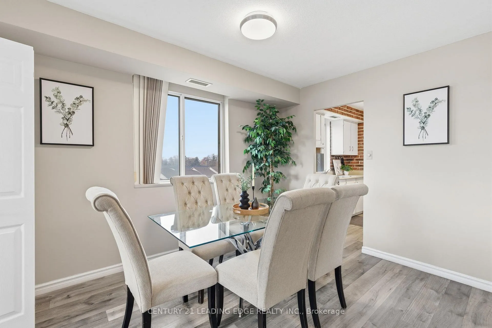 Photo 4 of Unit 407, 301 Frances Avenue, Hamilton, Stoney Creek — HOMEH