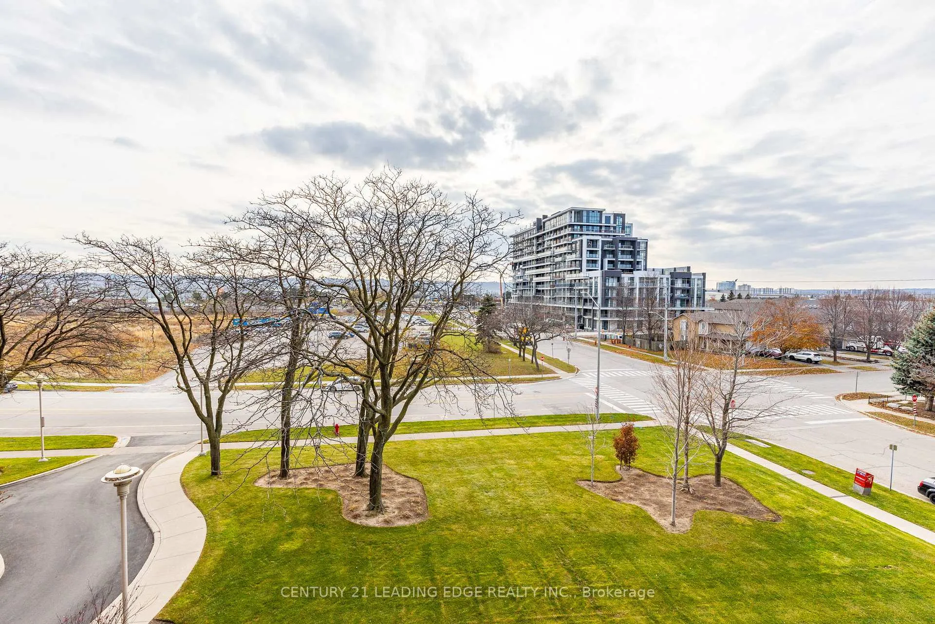 Photo 19 of Unit 407, 301 Frances Avenue, Hamilton, Stoney Creek — HOMEH