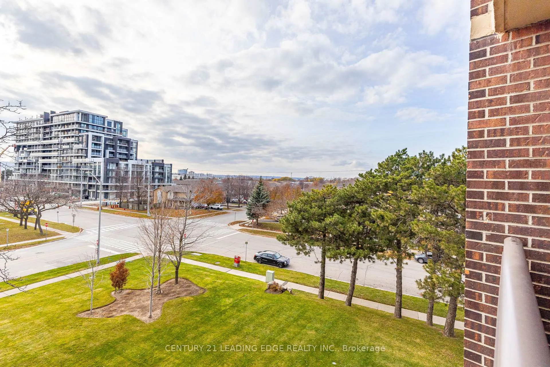 Photo 20 of Unit 407, 301 Frances Avenue, Hamilton, Stoney Creek — HOMEH